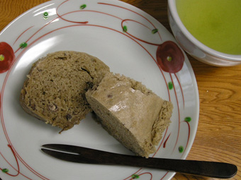 黒豆蒸しパン3